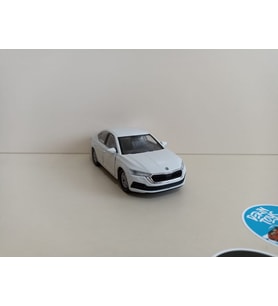 Skoda Octavia Metal Model Oyuncak Araba 12 Cm ( ÖZEL PLAKALI ) (Beyaz)