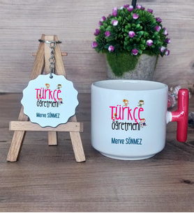 Türkçe Öğretmeni Hediye Seti Kupa Bardak T Kulplu ve Anahtarlık Öğretmenler Günü Hediyesi (Model 1)