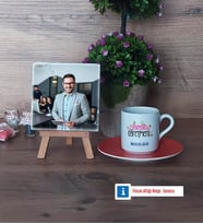 İspanyolca Öğretmeni Fotoğraflı Dekoratif Taş, Ahşap Altlıklı Türk Kahvesi Fincanı Hediye (Model 8)