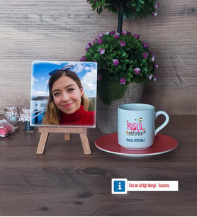 Rusça Öğretmeni Fotoğraflı Dekoratif Taş, Ahşap Altlıklı Türk Kahvesi Fincanı Hediye (Model 8)