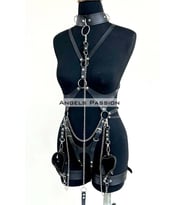 Tasma ve Zincir Detaylı Şık Deri Harness, Deri Fantezi Giyim