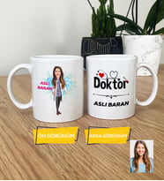 Kişiye Özel Karikatürlü Doktor Hediye Kupa Bardak Kadın Doktora Hediye Tıp Bayramı Hediyesi (Beyaz)
