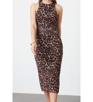 Moda Fitted Halter Yaka Midi Boy Kahverengi Çok Renkli Leopar Örme Tül Şık Abiye Elbise (36)