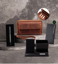Kişiye Özel Dama Detaylı Tükenmez Kalem & Hakiki Deri Unisex Portföy Cüzdan & 10000mAh Siyah Powerbank & Masaüstü Telefonlu Kalemlik Premium Hediye Seti (Kahverengi)