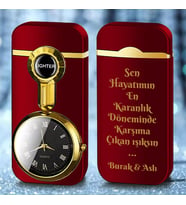 Kişiye Özel İsim ve Söz Baskılı Metal Rüzgar Geçirmez Saatli Gazlı Çakmak 3 Çeşit Renk (Bordo)