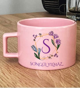 Kişiye Özel Çiçekli S Harfli Hediye Pastel Fincan İsim Soyisim Yazılı (Pembe)