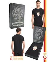 Galatasaray Orijinal Lisanslı Arma T-Shirt Kişiye Özel Hediyelik Ahşap Kutulu (Siyah)