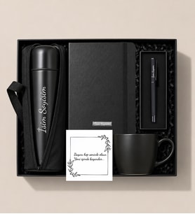 Kişiye Özel 500 ML Deri Çantalı Termos & Siyah Kupa & Siyah Defter & Siyah Mat Roller Kalem Hediye Seti (Siyah)