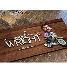 BK Gift Kişiye Özel Erkek Motorcu Karikatürlü Kabartma Figürlü Ahşap Tablo, Duvar Dekoru, Arkadaşa Hediye, Özel Tasarım Ev Hediyesi-1 (Ceviz)