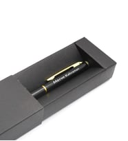 Kişiye Özel Kırmızı Defter & Gold Detaylı Tükenmez Kalem Hediye Seti (Siyah)