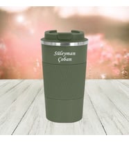 HEDİYESİBİZDEN KİŞİYE ÖZEL İSİM BASKILI İÇİLEBİLİR VAKUMLU KAPAKLI TERMOS BARDAK 500 ML (Yeşil)