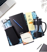 Kişiye Özel Siyah Defter & Gümüş Renk Detaylı Kalem & Özel Kılıflı 500Ml Su Matarası & Rebul Mandalina Kolonya & Siyah French Press Hediye Seti (Model 2)