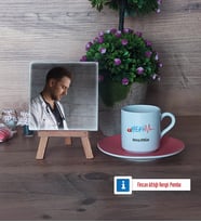 Hekim Fotoğraflı Dekoratif Taş, Ahşap Altlıklı Türk Kahvesi Fincanı Hediye (Model 6)