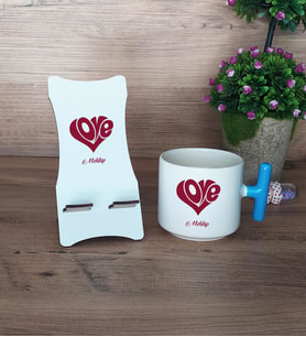 Love Sevgili Hediye Sepeti Kupa Bardak T Kulplu ve Ahşap Telefon Standı Sevgiliye Sevgililer Günü Hediyesi (Model 3)