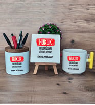  Hukuk Okuduğumu Söylemiş Miydim  Hediye Sepeti Kupa Bardak T Kulplu, Kalemlik ve Dekoratif Taş Hukuk Öğrencisine Hediye (Model 5)