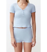 Tarz Rahat Kısa Kollu Dar Paça Düğme Detaylı Fitilli Örme Pijama Takımı (Açık Mavi)