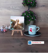 Sevgililer Günü Hediyesi Fotoğraflı Dekoratif Taş, Ahşap Altlıklı Türk Kahvesi Fincanı Hediye (Model 7)