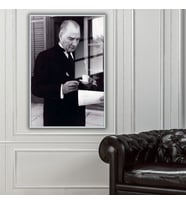 Metal Çerçeveli Temperli Cam Ofis Tablosu Kahve İçen Atatürk (Gümüş)