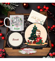 Motto Gift Yeni Yıla Özel Kupa & Bardak Altlığı & Karikatür Biblolu Hoş Geldin Yeni Yıl Hediye Sepeti 110687 (Model 1)