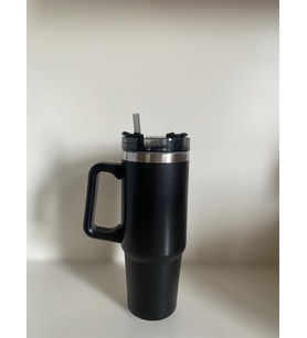 Stainless Steel Pipetli Yandan Tutmalı  0.89 Lt Seyahat Termosu (Siyah)