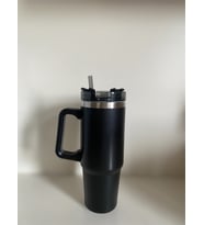 Stainless Steel Pipetli Yandan Tutmalı  0.89 Lt Seyahat Termosu (Siyah)