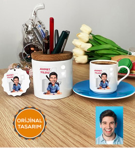 Kişiye Özel Karikatürlü Diş Hekimi Hediye Seti Türk Kahvesi Fincanı, Kalemlik, Anahtarlık Erkek Diş Hekimine Tıp Bayramı Hediyesi (Mavi)