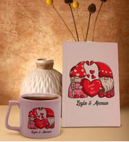 BK Gift Kişiye Özel Sevgili İsimli Pembe Sert Kapaklı Defter ve Middle Kupa Seti, Arkadaşa Hediye, Yeni İş Hediyesi, Doğum Günü Hediyesi (Model 2)