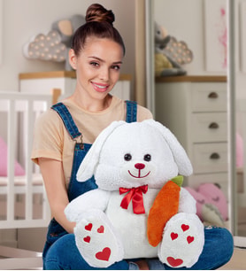 80 cm Elinde Havuç Tutan Tavşan (Beyaz)