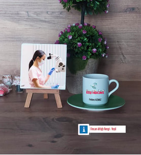 Diş Hekimi Fotoğraflı Dekoratif Taş, Ahşap Altlıklı Türk Kahvesi Fincanı Hediye (Model 9)