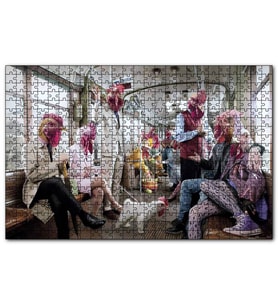 Cakapuzzle Metroda Tavuk Başlıklı Komik İnsanlar  Puzzle Yapboz MDF (Ahşap) (255 Parça)