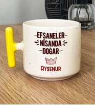Kişiye Özel Efsaneler Nisanda Doğar Hediye T Kupa Bardak Doğum Günü Hediyesi (Sarı)