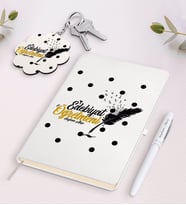 BK Gift Kişiye Özel Edebiyat Öğretmeni Siyah Defter Kalem Ve Anahtarlık Hediye Seti-3 (Model 2)