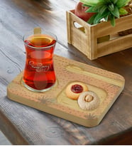 BK Gift Kişiye Özel Doğal Ahşap Kaşıklı Sunum Tabağı ve Heybeli Çay Bardağı Hediye Seti, Ev Hediyesi, Arkadaşa Hediye, Anneye Hediye, Doğum Günü Hediyesi (Model 3)