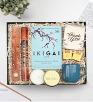Kişiye Özel Gold Metal Kutulu Mum & Çubuk Tütsü & Kitap & Teashop 2'li Bitki Çayı & Kupa Hediye Seti (Mavi)