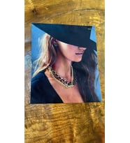 ZİNCİR KOLYELİ KIZ ARMA DİKİŞ APLİKE 23X20 CM (Siyah)