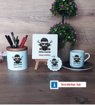 Erkek Kuaförü Hediye Seti Dekoratif Taş, Kalemlik, Ahşap Altlıklı Türk Kahvesi Fincanı, Ahşap Anahtarlık Hediye (Model 7)