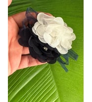 6X5 CM ÇİFT GÜLLÜ ÇİÇEKLİ TAŞLI TASARIM BROŞ YAKA İĞNESİ TÜRBAN İĞNESİ (Lacivert)