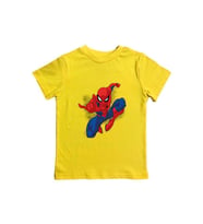 Spiderman baskılı örümcek adam pamuklu penye kumaş yazlık çocuk tişört (Sarı)