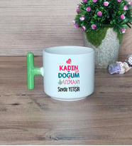 Kadın Doğum Uzmanı Hediye Sepeti Kupa Bardak T Kulplu, Kalemlik ve Ahşap Telefon Standı Tıp Bayramı Hediyesi (Model 8)
