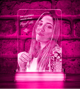 Kız Arkadaşa Hediye Kişiye Özel 3D LED Lamba (Pembe)