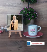 Din Kültürü Öğretmeni Fotoğraflı Dekoratif Taş, Ahşap Altlıklı Türk Kahvesi Fincanı Hediye (Model 6)