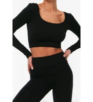 Moda Kare Yaka Örme Fit Düz Desen Sportswear Crop Uzun Kol Bluz (Siyah)