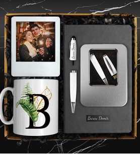 32 GB Kişiye Özel Kutulu Usb Kalem & Kişiye Özel Defter & Kişiye Özel Kupa & Kişiye Özel Fotoğraf Çerçevesi Hediye Seti (Beyaz)