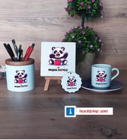 Sevimli Panda Hediye Seti Dekoratif Taş, Kalemlik, Ahşap Altlıklı Türk Kahvesi Fincanı, Ahşap Anahtarlık Hediye (Model 4)