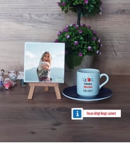 Fransızca Öğretmeni Fotoğraflı Dekoratif Taş, Ahşap Altlıklı Türk Kahvesi Fincanı Hediye Öğretmenler Günü Hediyesi (Model 4)