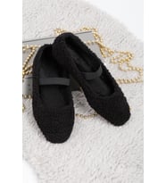 PELUŞ TÜYLÜ LASTİKLİ KADIN EV AYAKKABISI BABET (Siyah)