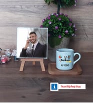 Bankacı Fotoğraflı Dekoratif Taş, Ahşap Altlıklı Türk Kahvesi Fincanı Hediye (Model 1)