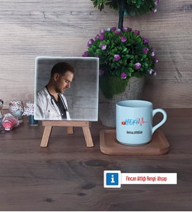 Hekim Fotoğraflı Dekoratif Taş, Ahşap Altlıklı Türk Kahvesi Fincanı Hediye (Model 1)
