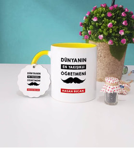 Dünyanın En Yakışıklı Öğretmeni Kupa Bardak ve Anahtarlık (Sarı)