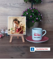 Mutfağın Sultanı Anneye Hediye Fotoğraflı Dekoratif Taş, Ahşap Altlıklı Türk Kahvesi Fincanı Hediye (Model 6)